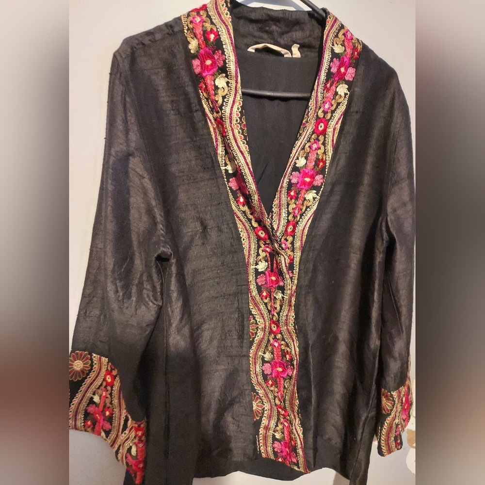Soft Surroundings 100% Silk Embroidered Floral Kimono Size XL Black Whimsigoth